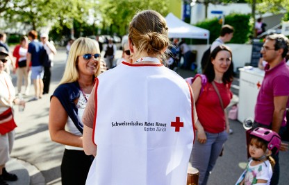 Freiwillige im Einsatz für das Rote Kreuz